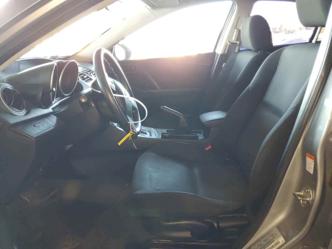 2011 Mazda 3 - Image 7