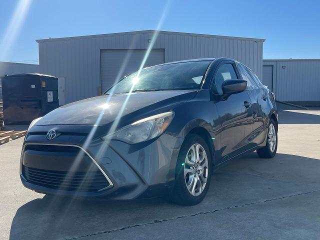 Sedans TOYOTA YARIS 2017 Szary