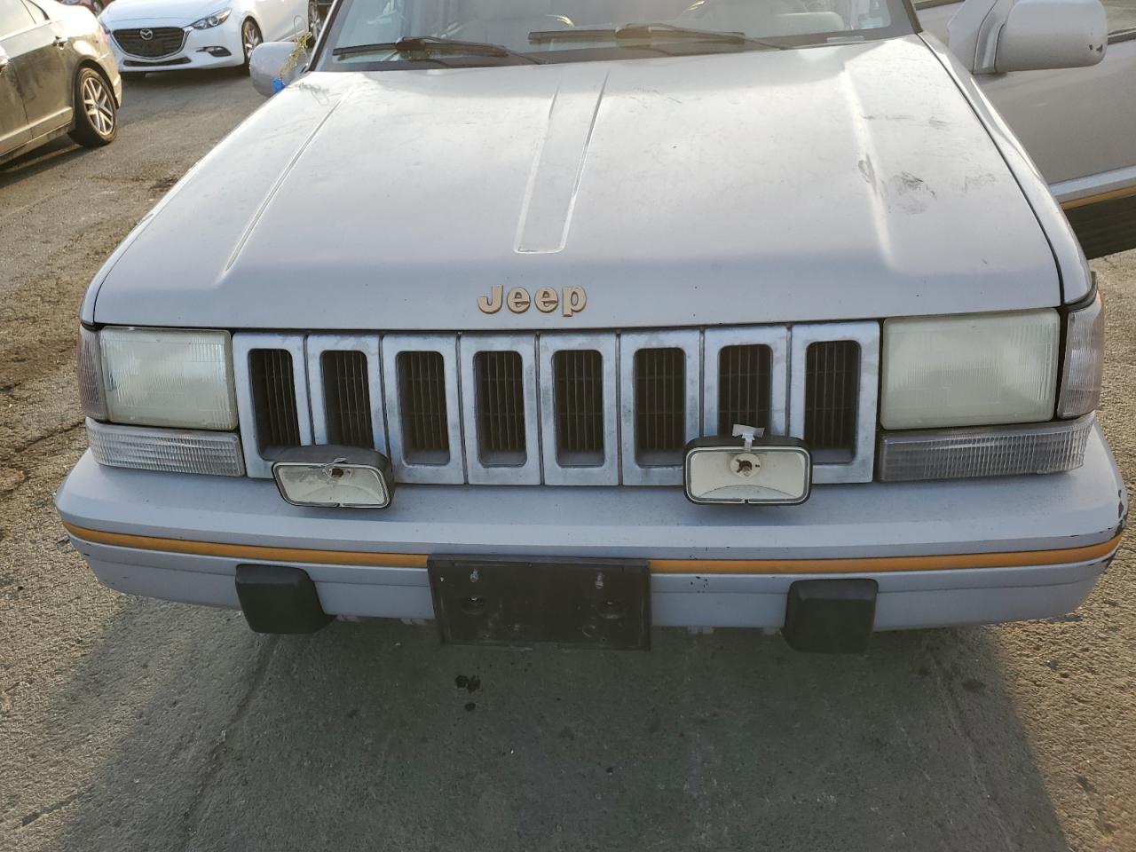 1995 Jeep Grand Cherokee - Image 11