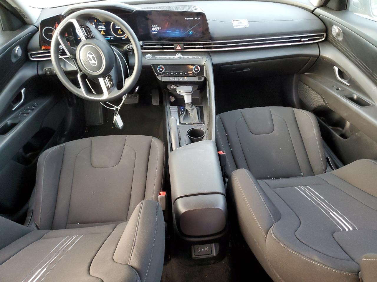 2024 Hyundai Elantra - Image 8