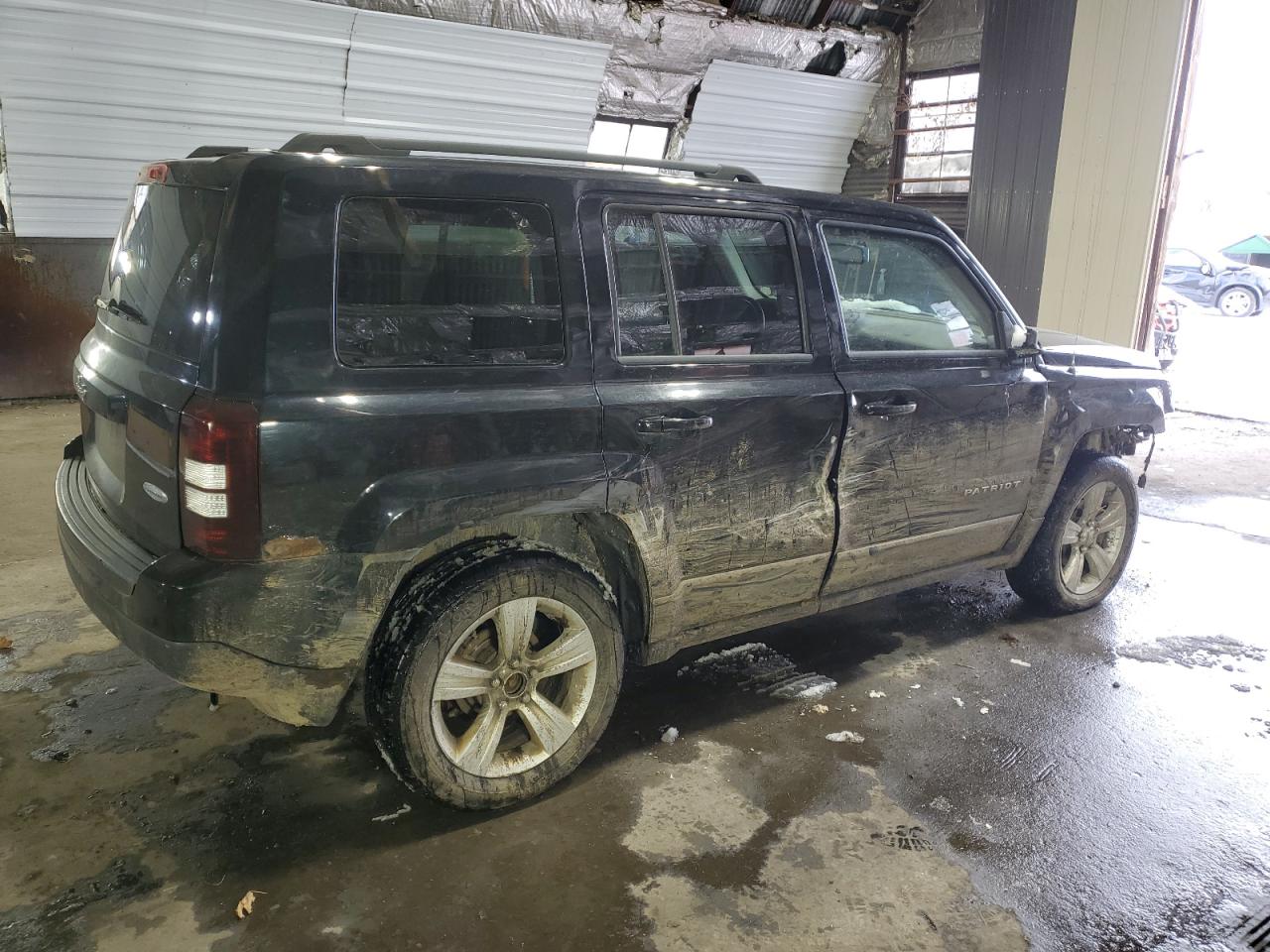 VIN 1C4NJRFB4ED689427 2014 JEEP PATRIOT no.3