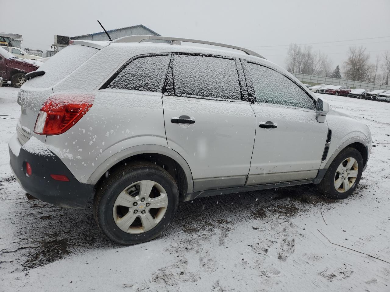 VIN 3GNAL1EK5ES640515 2014 CHEVROLET CAPTIVA no.3