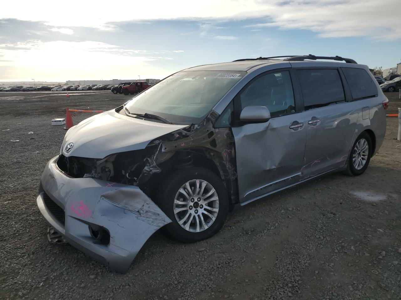 2015 Toyota Sienna - Image 1