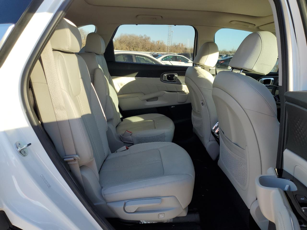 2023 Kia Sorento - Image 11