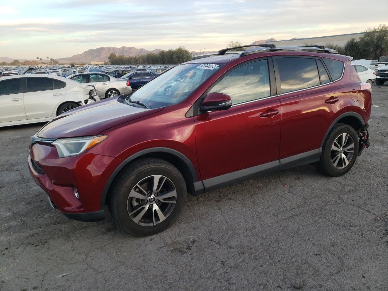 VIN 2T3WFREV0JW499607 2018 TOYOTA RAV4 no.1