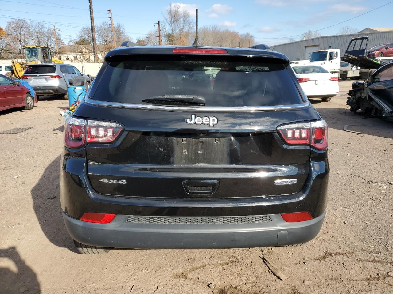 VIN 3C4NJDBB2JT484329 2018 JEEP COMPASS no.6