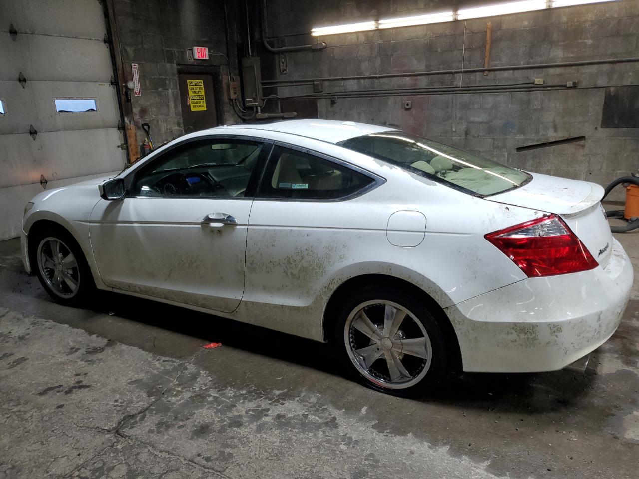 2009 Honda Accord - Image 2