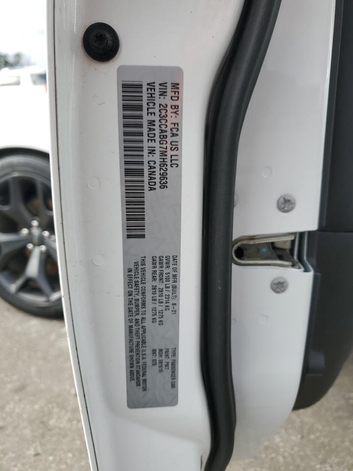 2021 Chrysler 300 - Image 13