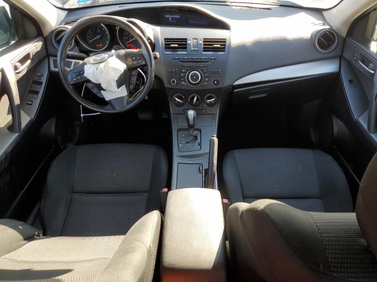 2013 Mazda 3 - Image 8