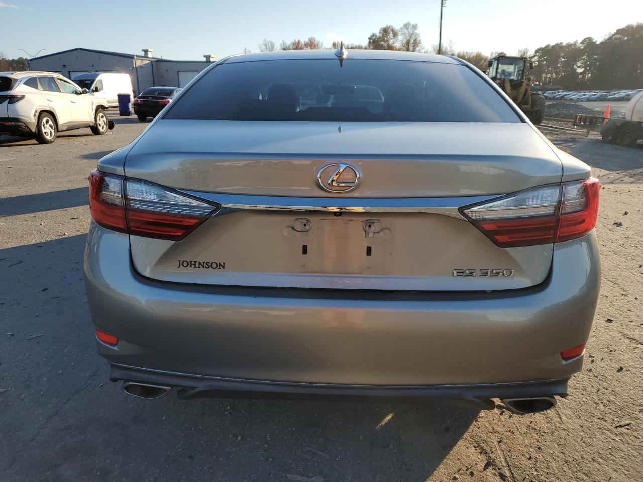 2016 Lexus ES - Image 6