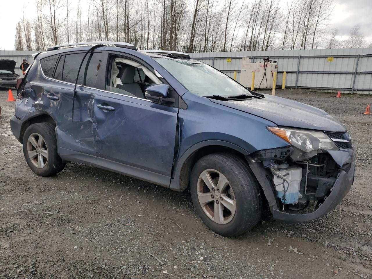 VIN JTMRFREV7DD044882 2013 TOYOTA RAV4 no.4