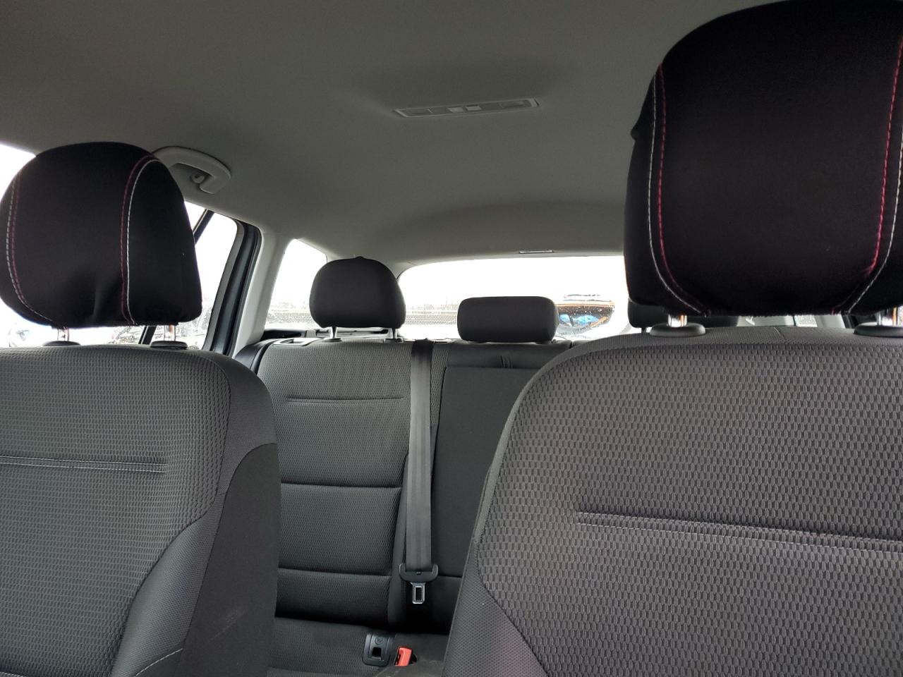 2019 Volkswagen Golf - Image 10