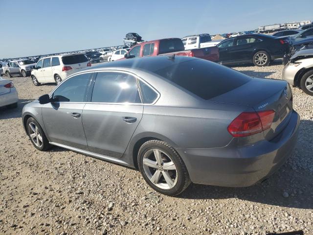 Sedans VOLKSWAGEN PASSAT 2014 Szary