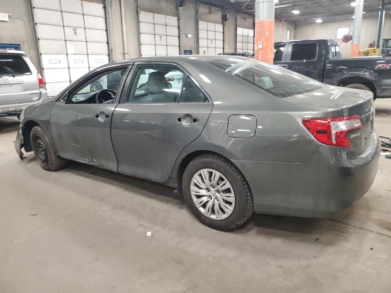 VIN 4T4BF1FK5DR320548 2013 TOYOTA CAMRY no.2