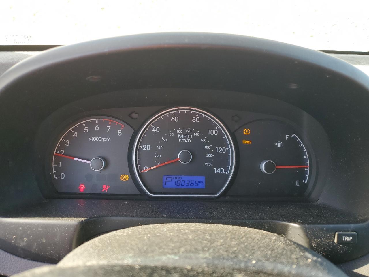 2010 Hyundai Elantra - Image 9