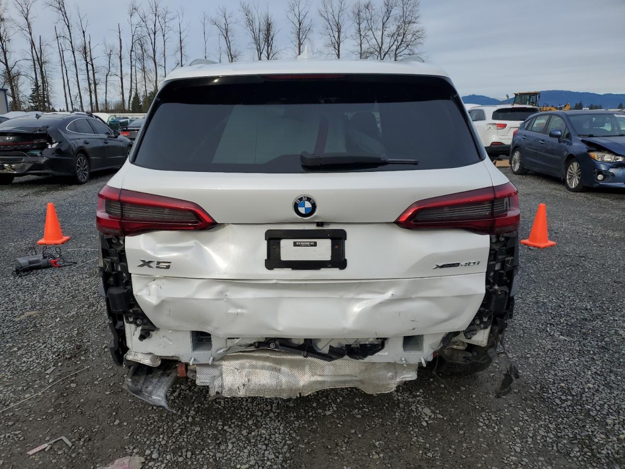 VIN 5UXCR6C54KLL02551 2019 BMW X5 no.6