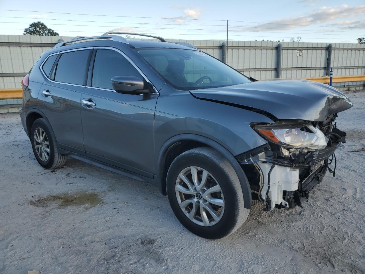 2020 Nissan Rogue - Image 4