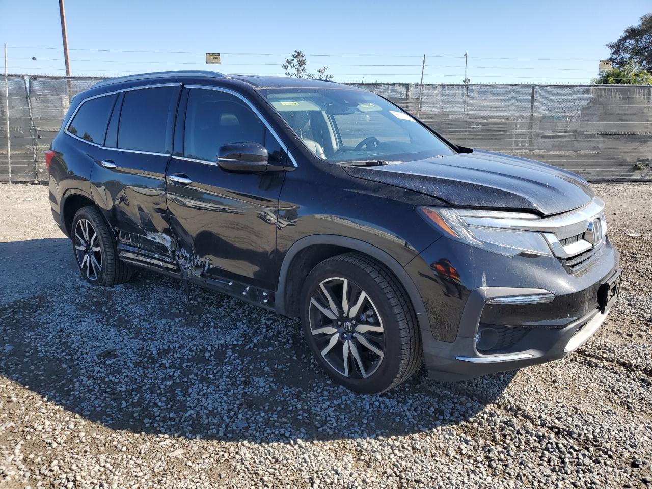 VIN 5FNYF5H61KB043256 2019 HONDA PILOT no.4