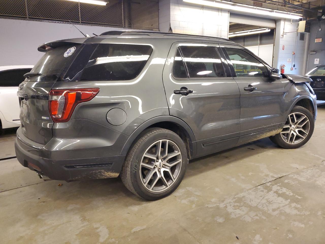 2018 Ford Explorer - Image 3