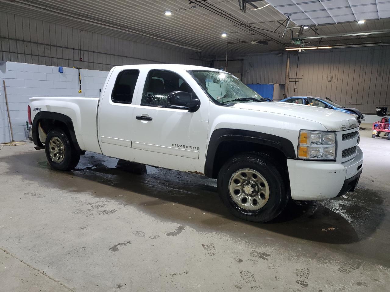 2011 Chevrolet Silverado - Image 4