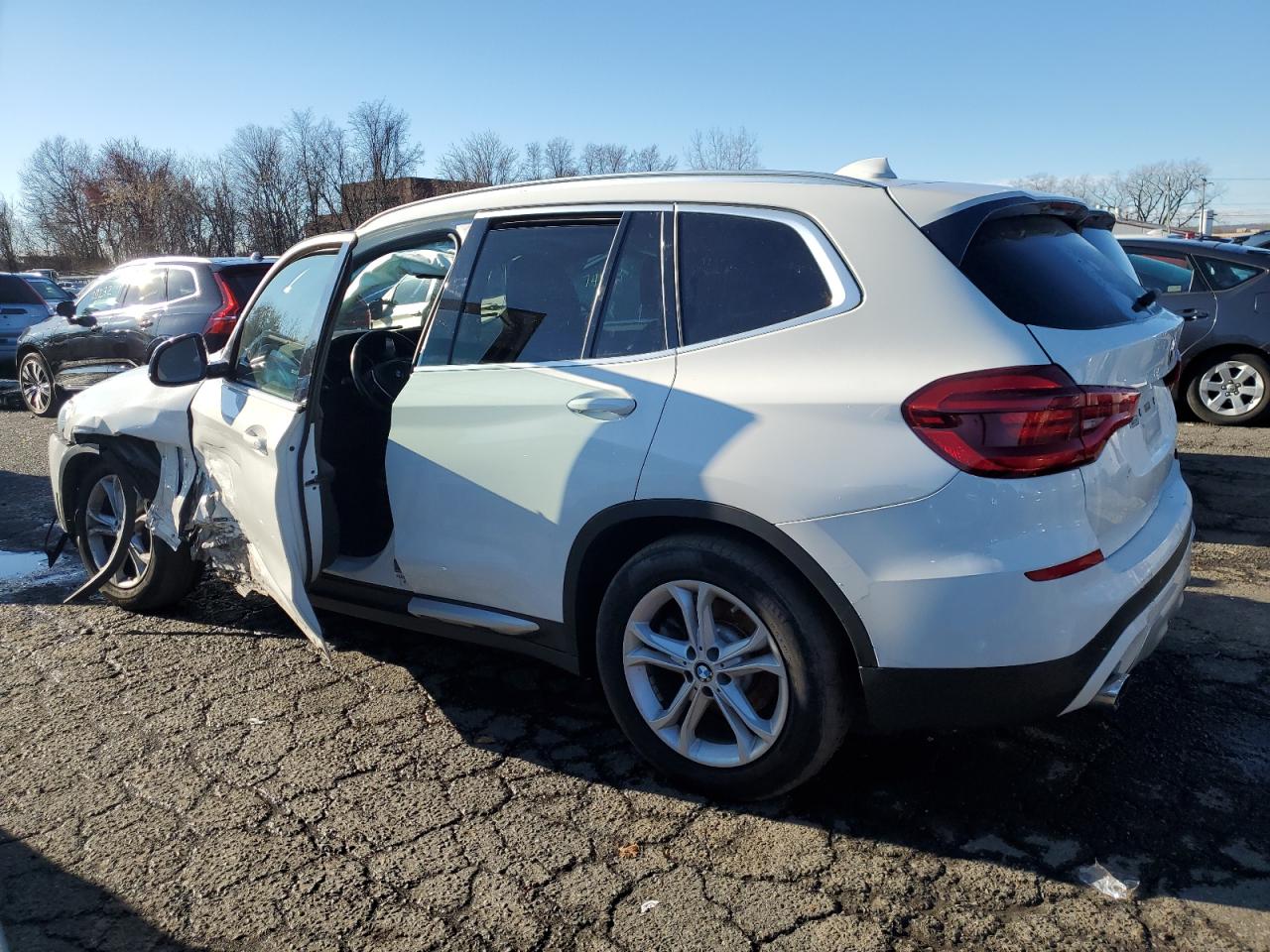 VIN 5UXTR9C52JLC75966 2018 BMW X3 no.2