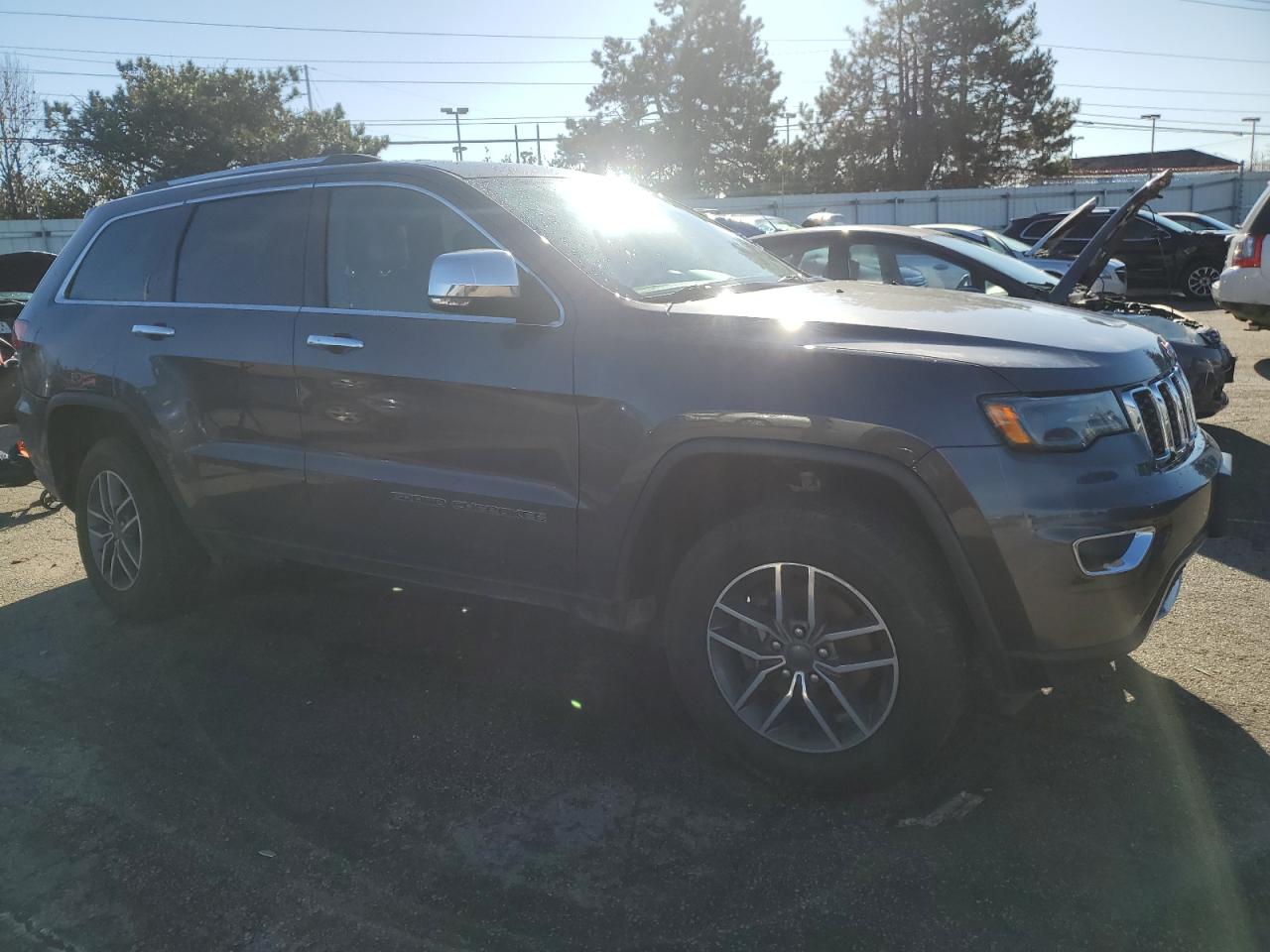 2019 Jeep Grand Cherokee - Image 4
