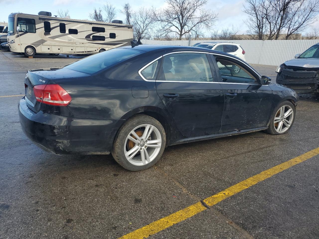 2014 Volkswagen Passat - Image 3