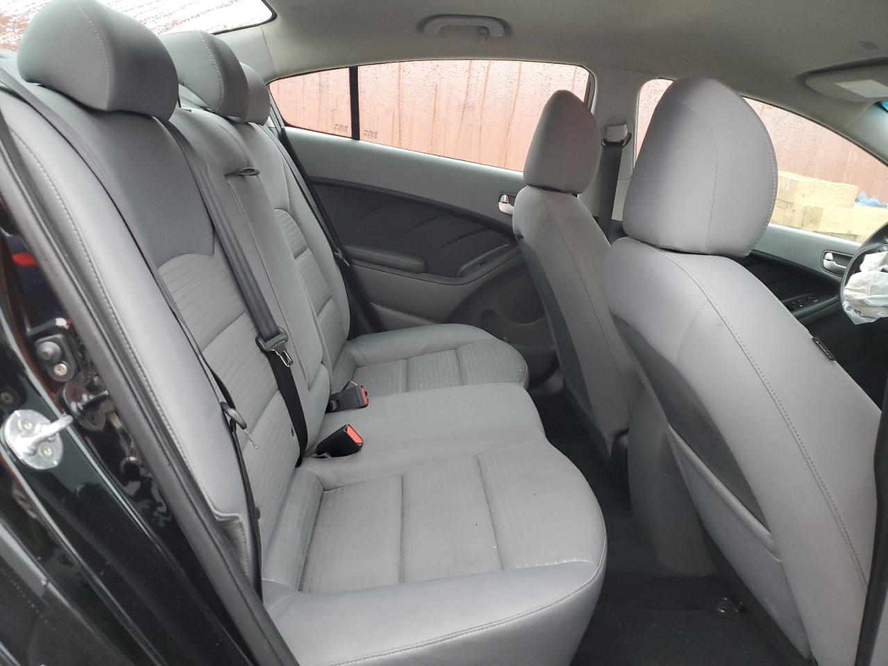 2017 Kia Forte - Image 10
