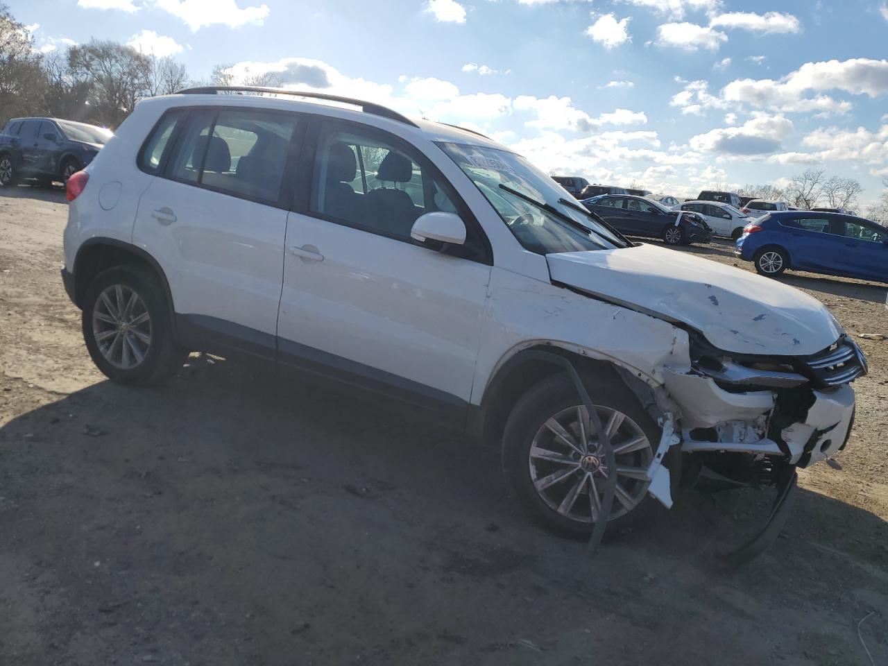 2017 Volkswagen Tiguan - Image 4