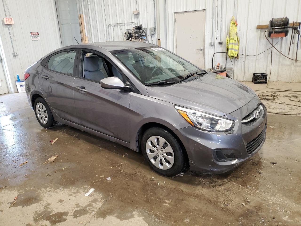 VIN KMHCT4AE7FU899779 2015 HYUNDAI ACCENT no.4