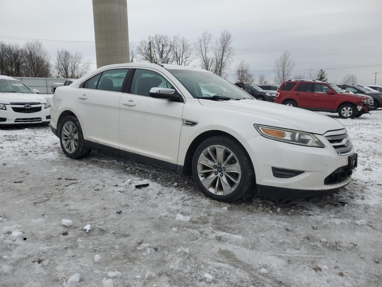 2011 Ford Taurus - Image 4