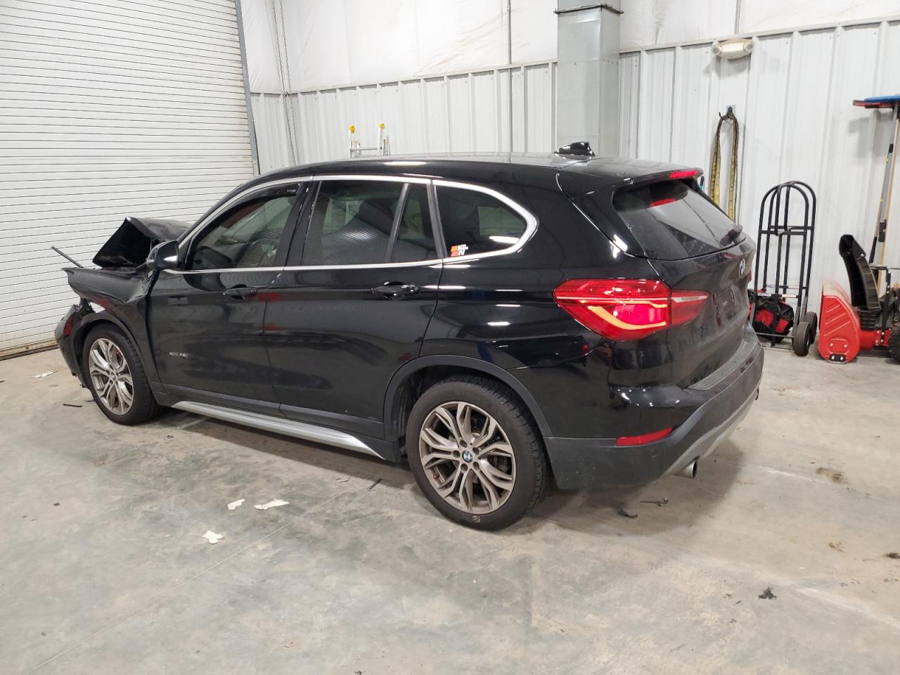WBXHT3C35J5K21263 2018 BMW X1 - Image 2