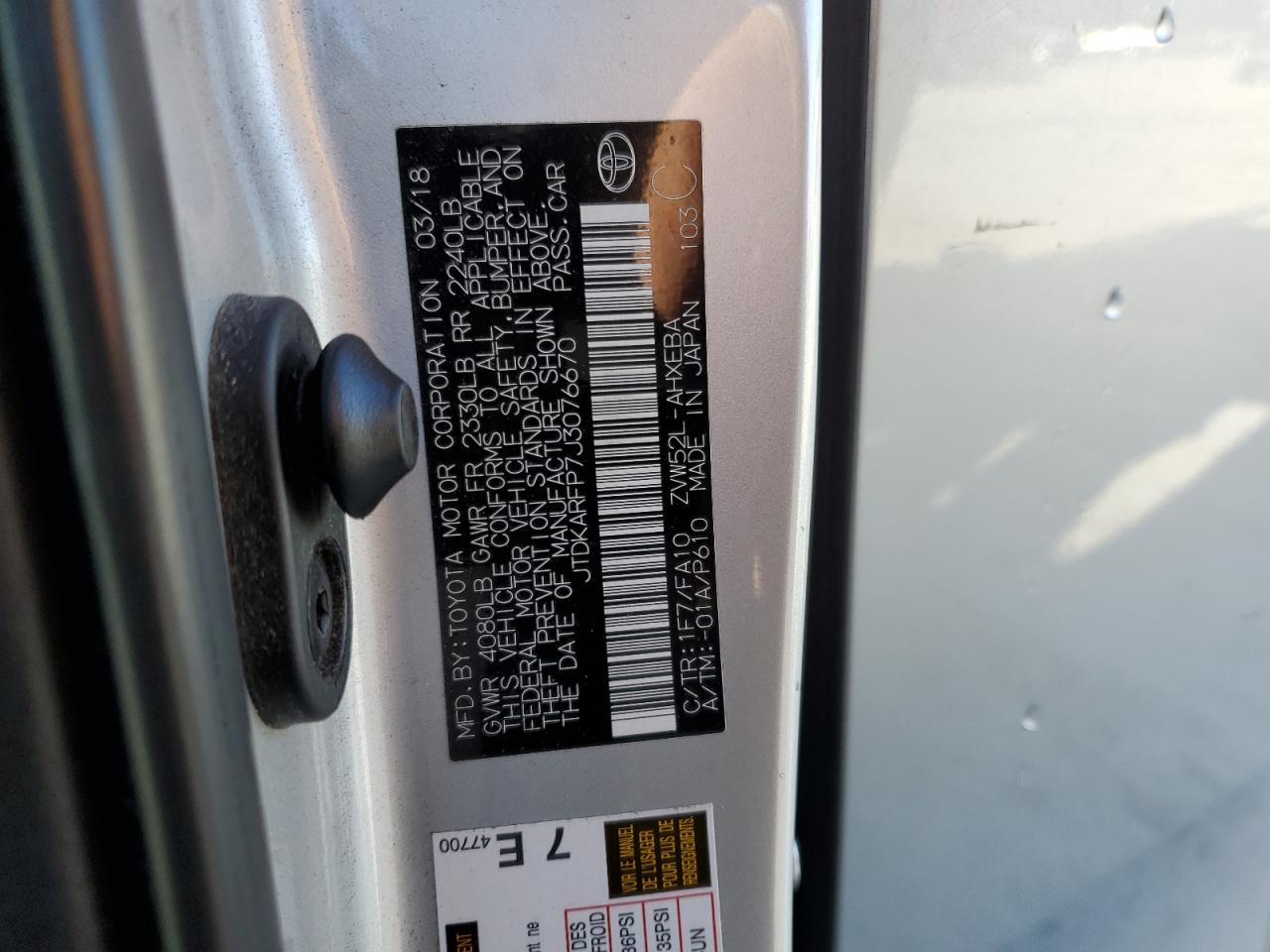 VIN JTDKARFP7J3076670 2018 TOYOTA PRIUS no.13