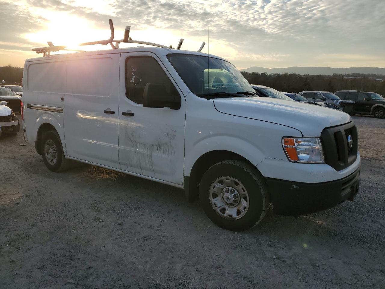 VIN 1N6BF0KY8JN817700 2018 NISSAN NV no.4