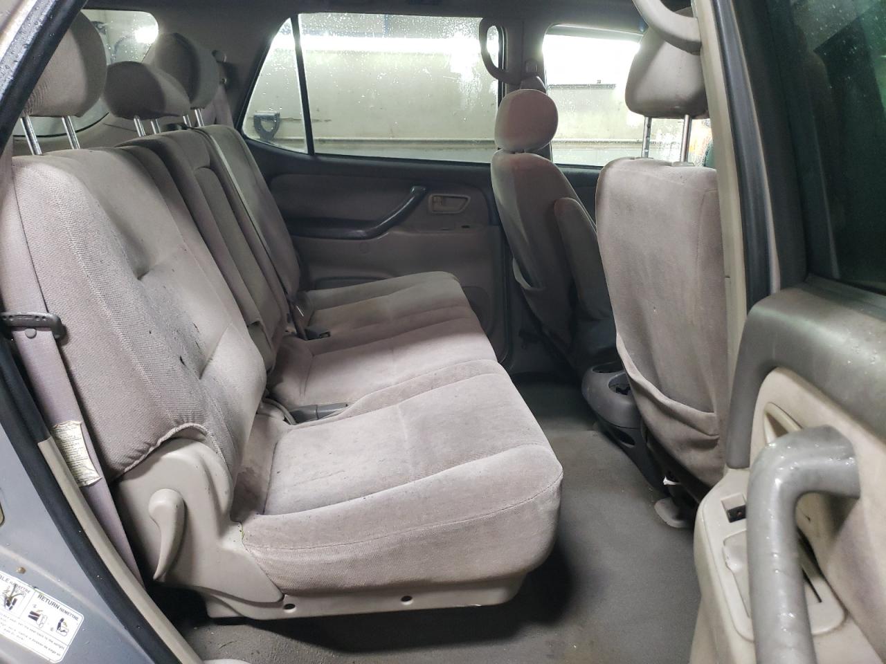2002 Toyota Sequoia - Image 10