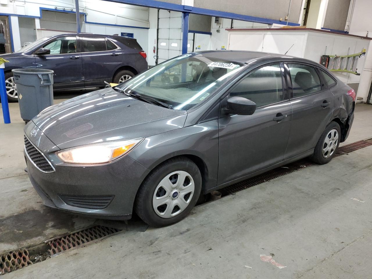 VIN 1FADP3E28JL331004 2018 FORD FOCUS no.1