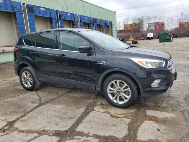  FORD ESCAPE 2017 Czarny