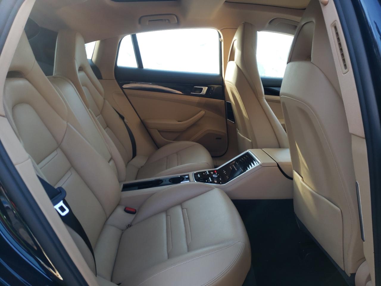2018 Porsche Panamera - Image 10