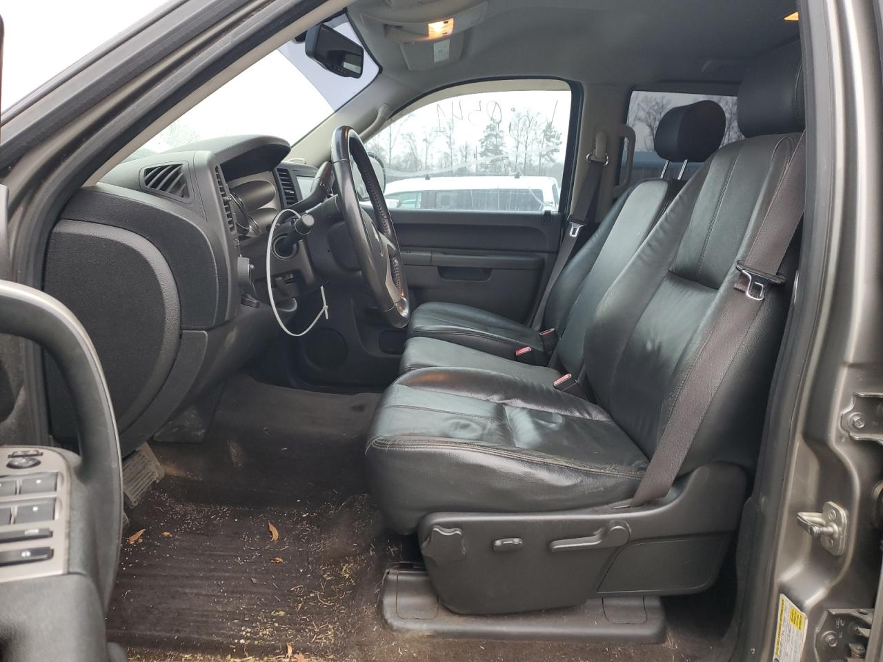 2013 Chevrolet Silverado - Image 7