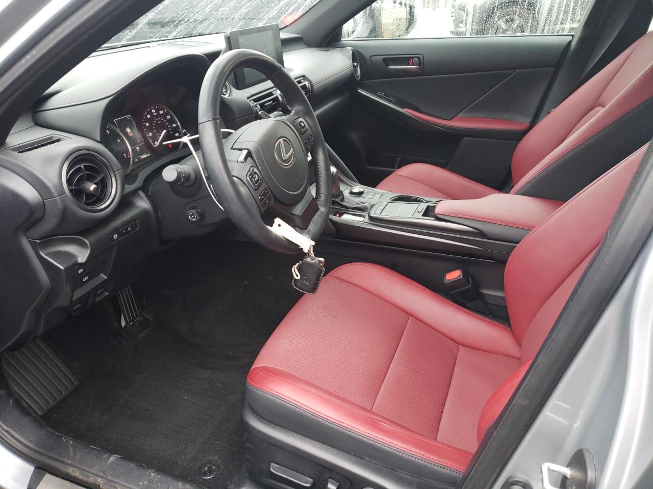 2023 Lexus IS - Image 7