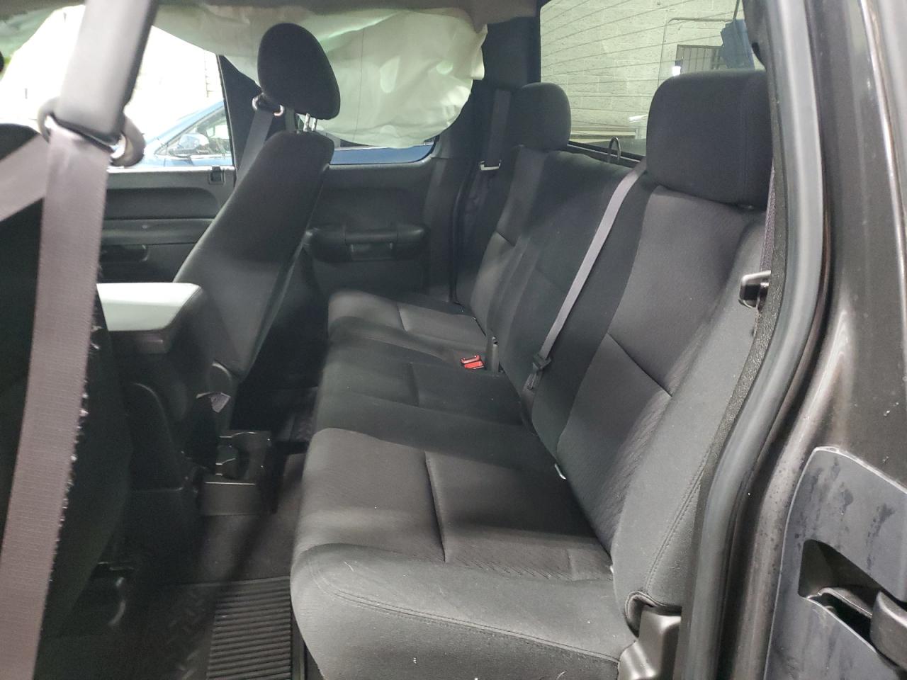 2010 Chevrolet Silverado - Image 10