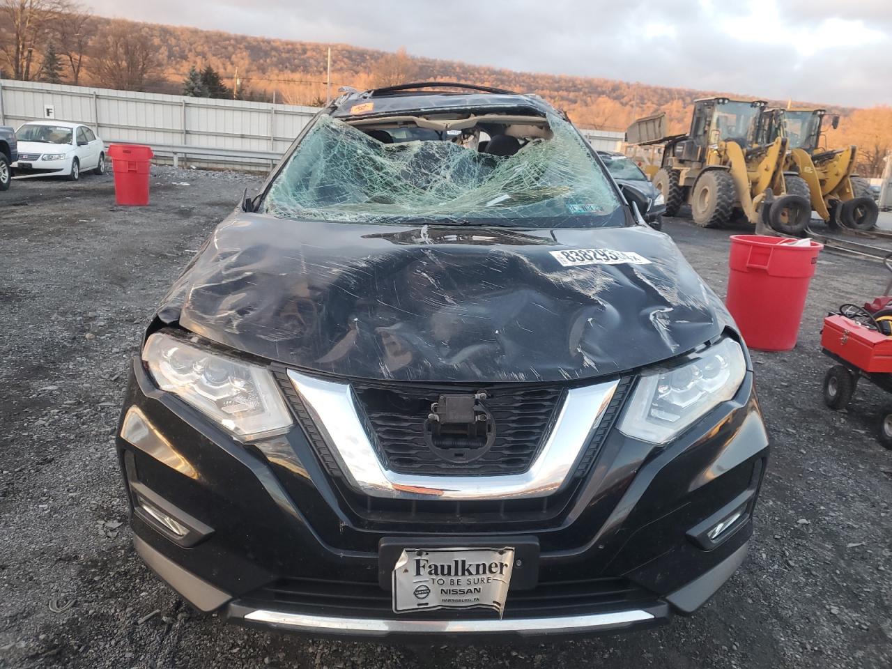 2018 Nissan Rogue - Image 5