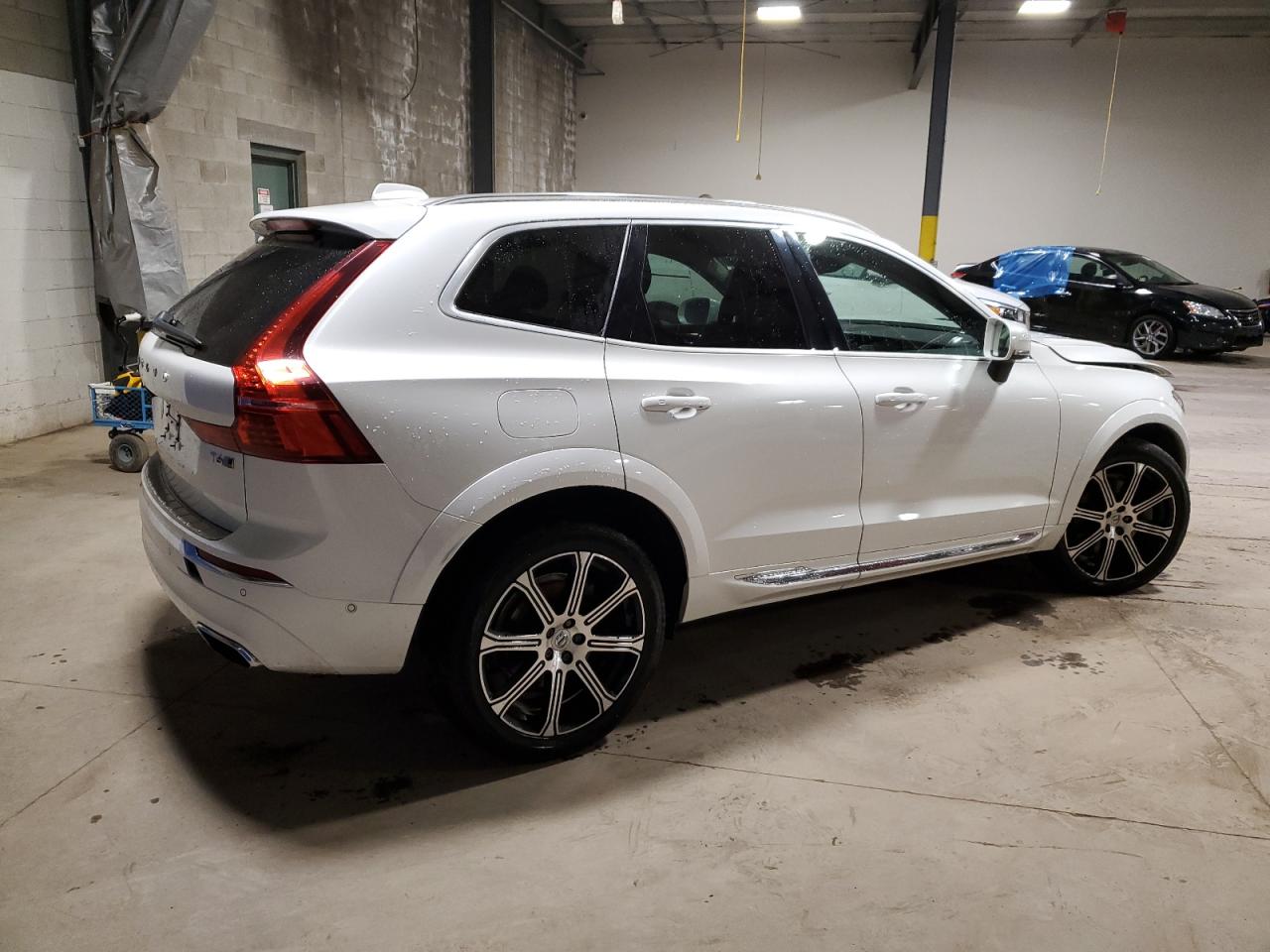 2018 Volvo XC60 - Image 3