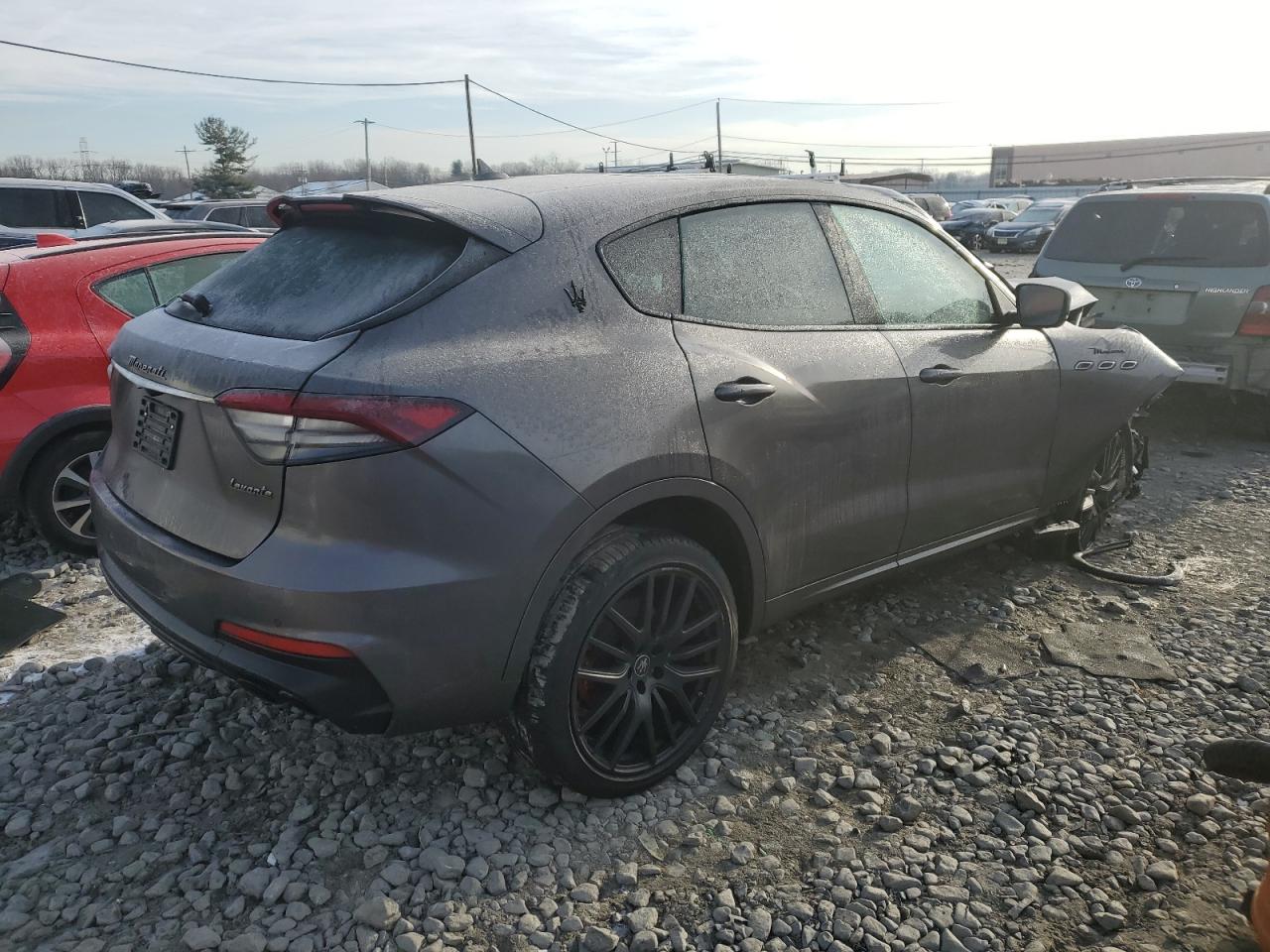 2022 Maserati Levante - Image 3