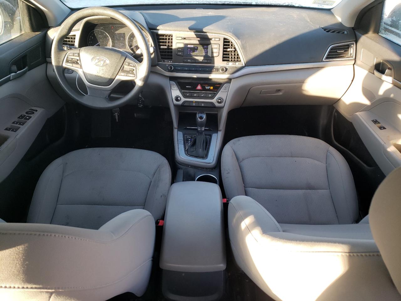 2018 Hyundai Elantra - Image 8