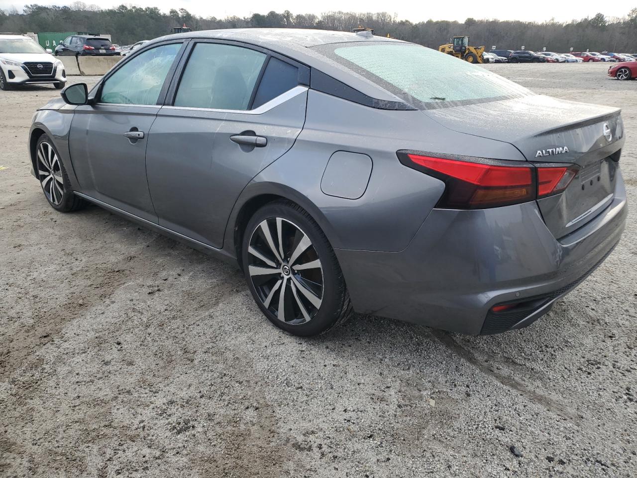 2020 Nissan Altima - Image 2