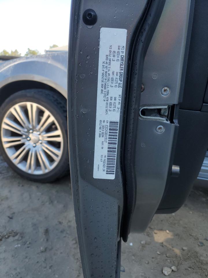 2012 Chrysler 300 - Image 12