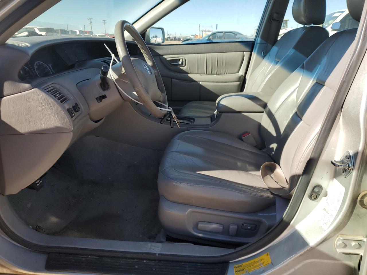 2002 Toyota Avalon - Image 7