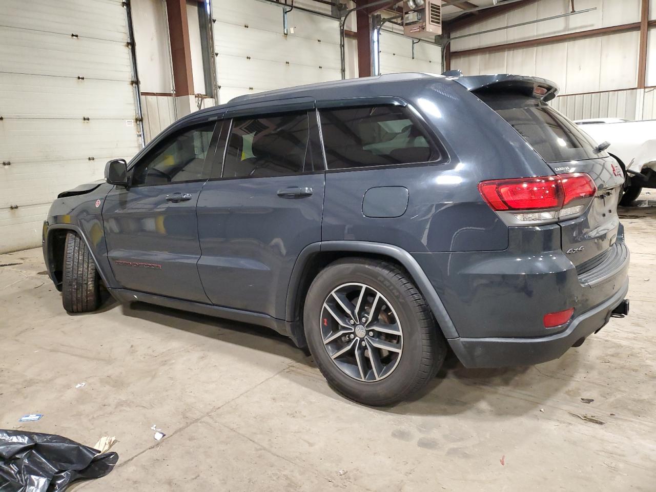 1C4RJFLGXJC103202 2018 JEEP GRAND CHEROKEE - Image 2