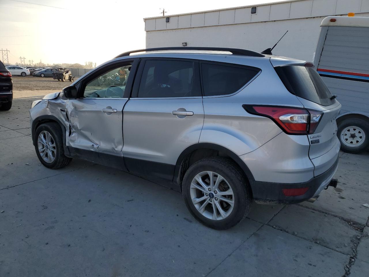 VIN 1FMCU9HD7JUD04963 2018 FORD ESCAPE no.2